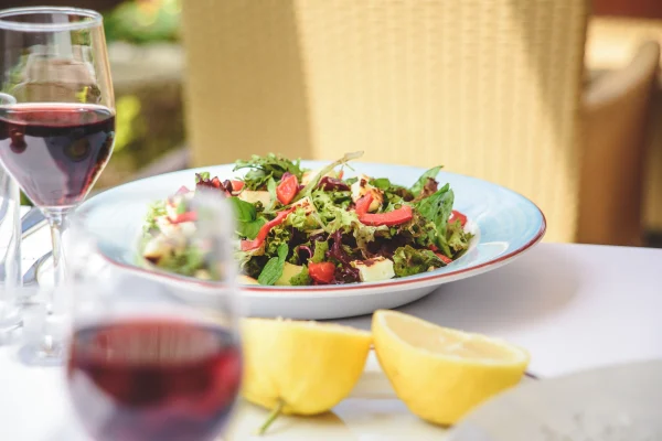 Tochni tavern salad