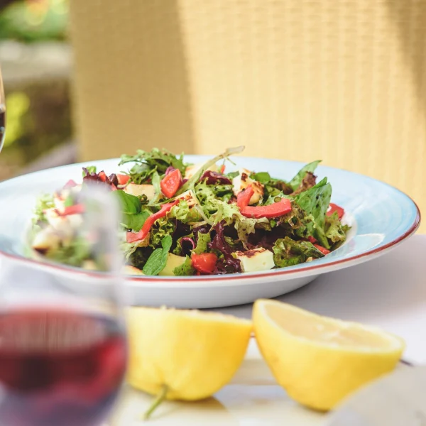 Tochni tavern salad